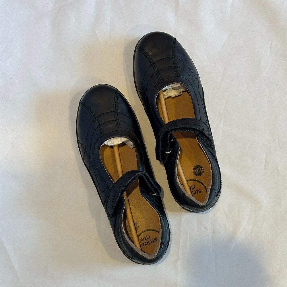 Stride Rite Mary Jane's - leather upper - size 6W big kids